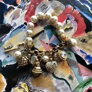 Beautiful stretchy bracelet 😘❤️😊